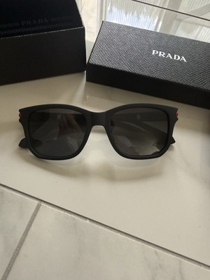 Prada Herren Sonnenbrille Schwarz, graue getönte Gläser 52-18-143 5101 C1