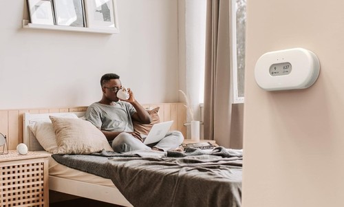 Airthings View Plus 2969 Monitor intelligente della qualità dell'aria (Radon, CO2, VOC, PM2.5) - Foto 2 di 7