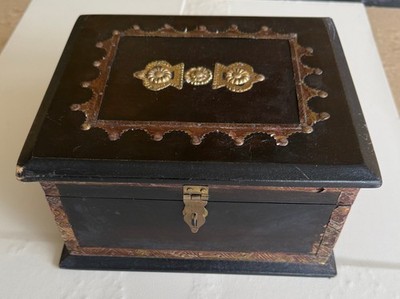 ECHO POINT COLLECTION WOODEN BOX BROWN 4.5''H X 7''W X 8''L