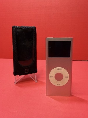 Apple iPod Nano 2nd Generation A1199 Silver 2GB 1.5'' LCD Portable Media Player