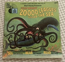 Vintage 1971 Walt Disney 20,000 Leagues Under the Sea Book