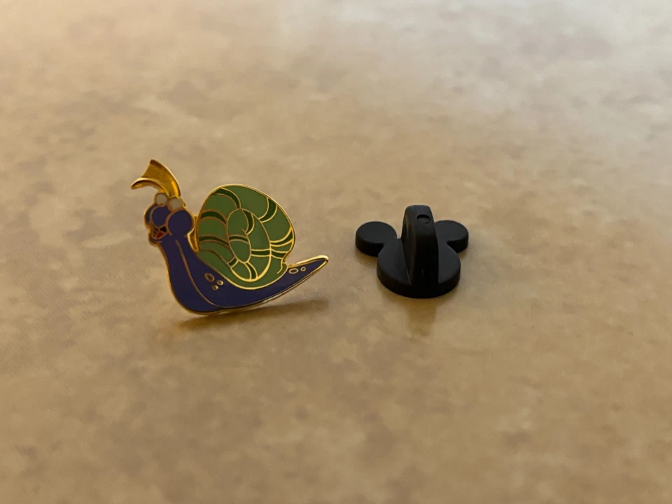 RARO Prendedor Disney Caracol Mini 'Under Da Sea' Sirenita y Amigos del Océano L@@K Foto 4 de 4