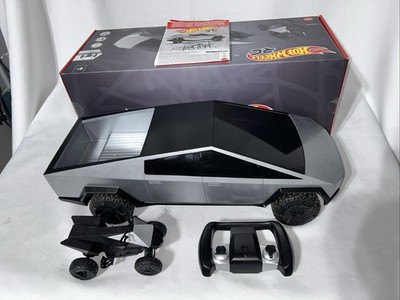 Hot Wheels Tesla Cybertruck and Cyberquad 1:10 RC Kit - Silver