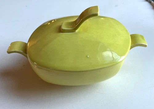 Red Wing Quartette Cream Soup Bowl with Lid, in Chartreuse