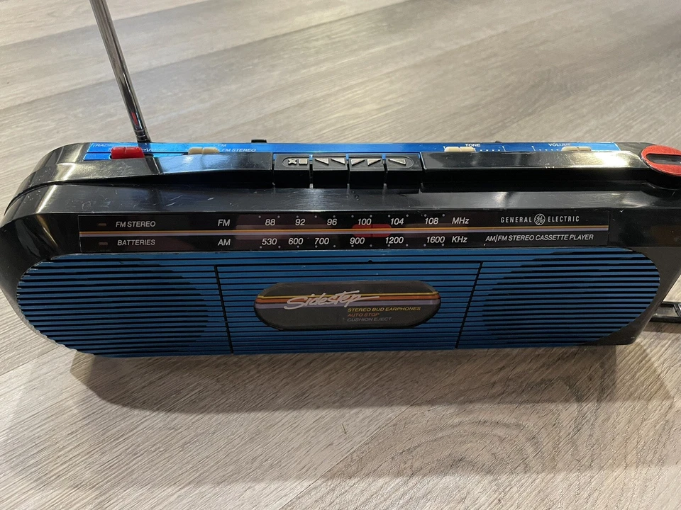 GE General Electric Sidestep 3-5610 Negro Azul AM FM Radio Cassette Cinta Boombox Foto 2 de 4