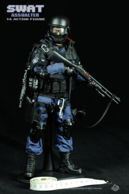 1/6 scale SWAT Solid Attacker Shielder Attacker Soldier 12