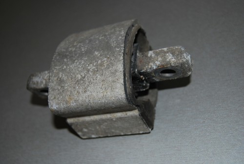Gummilager Aufhängung des Automatikgetriebe Mercedes C-Klasse 280 W202 1998