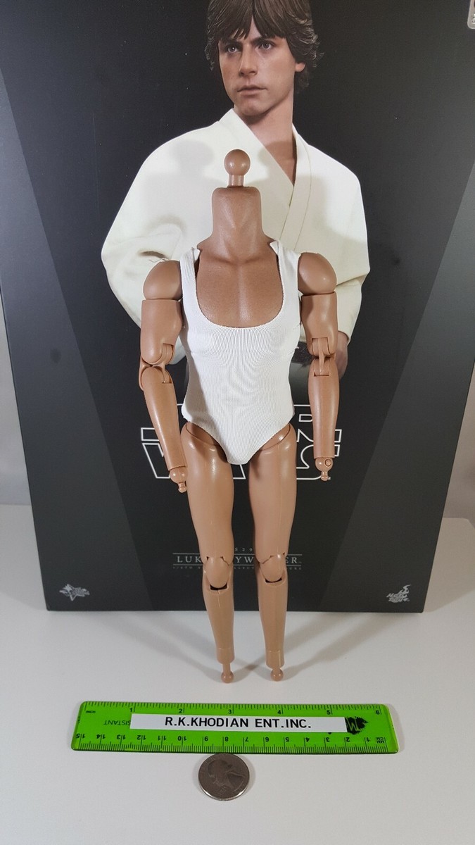 Hot Toys MMS297 Luke Skywalker Disney Star Wars 1/6 action