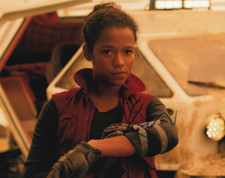 TAYLOR RUSSELL signed Autogramm 20x25cm LOST IN SPACE in Person autograph COA