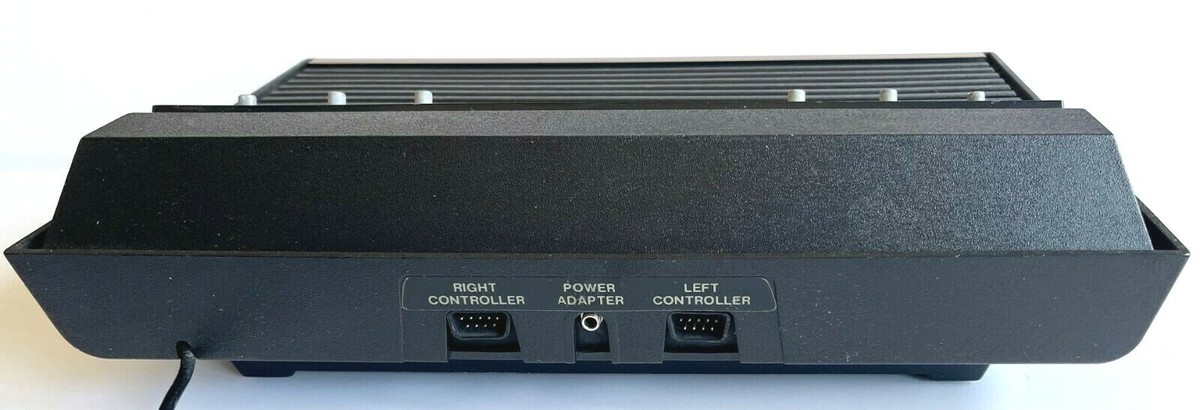 ATARI 2600 VIDEO COMPUTER SYSTEM WITH 2 CONTROLLERS 2