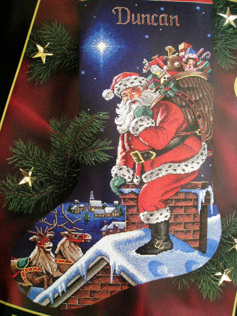 Dimensions Gold 8528 Rooftop Santa Christmas Stocking Kit Hinke