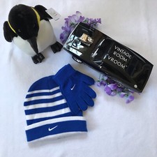 Nike NWOT Beanie with Gloves Set Youth OS 8/20