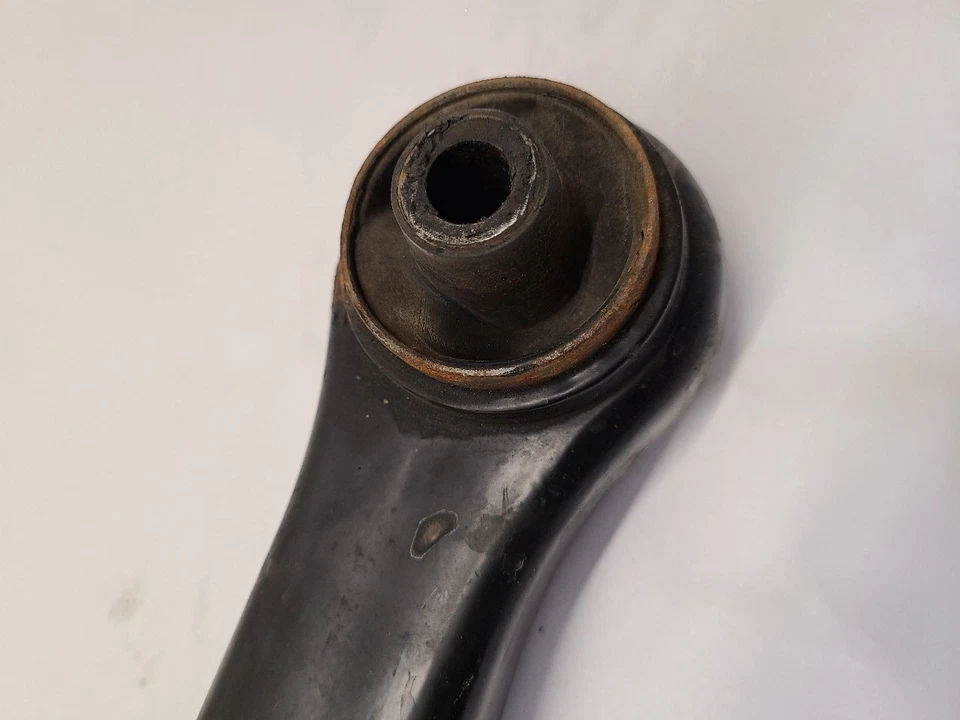 05-12 FORD ESCAPE Passenger Right Lower Control Arm Front RH 6L8Z3078AA Foto 4 de 4