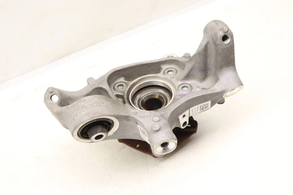 Audi A4 Allroad 2017-2025 - nudillo trasero derecho con cojinete de rueda Foto 3 de 4