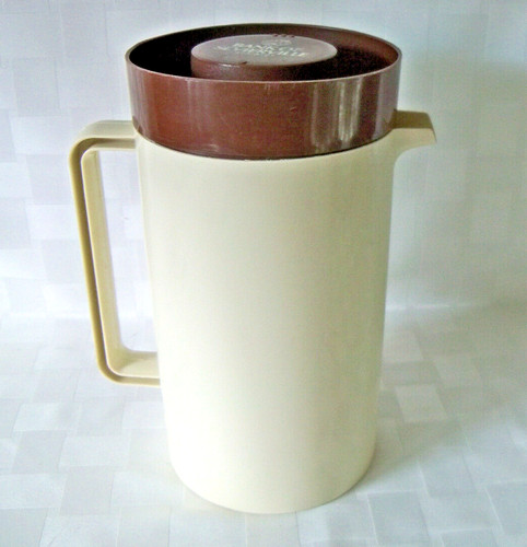 Vintage Bank of Sevierville TN 48oz Plastic Pitcher Lid Tan Brown 1980s Retro