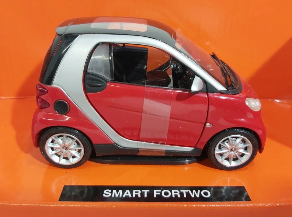 I103127 NewRay 1/24 - Smart Fortwo - Immagine 2 di 4
