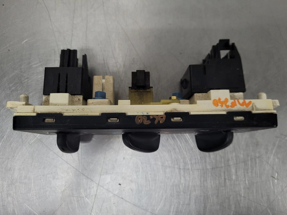 1994-2004 Ford F250 F350SD F450SD aquecedor interruptor de controle de temperatura CA preto fabricante de equipamento original - Imagem 4 de 4