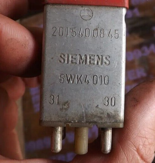 OEM Mercedes OVP W201 W123 W124 W126 Over Voltage Protection Relay