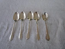 SET OF 5 [ WM ROGERS MFG.CO ]  SILVERPLATED ~~MEMORY PATTERN TEA+SUGAR  SPOONS!!