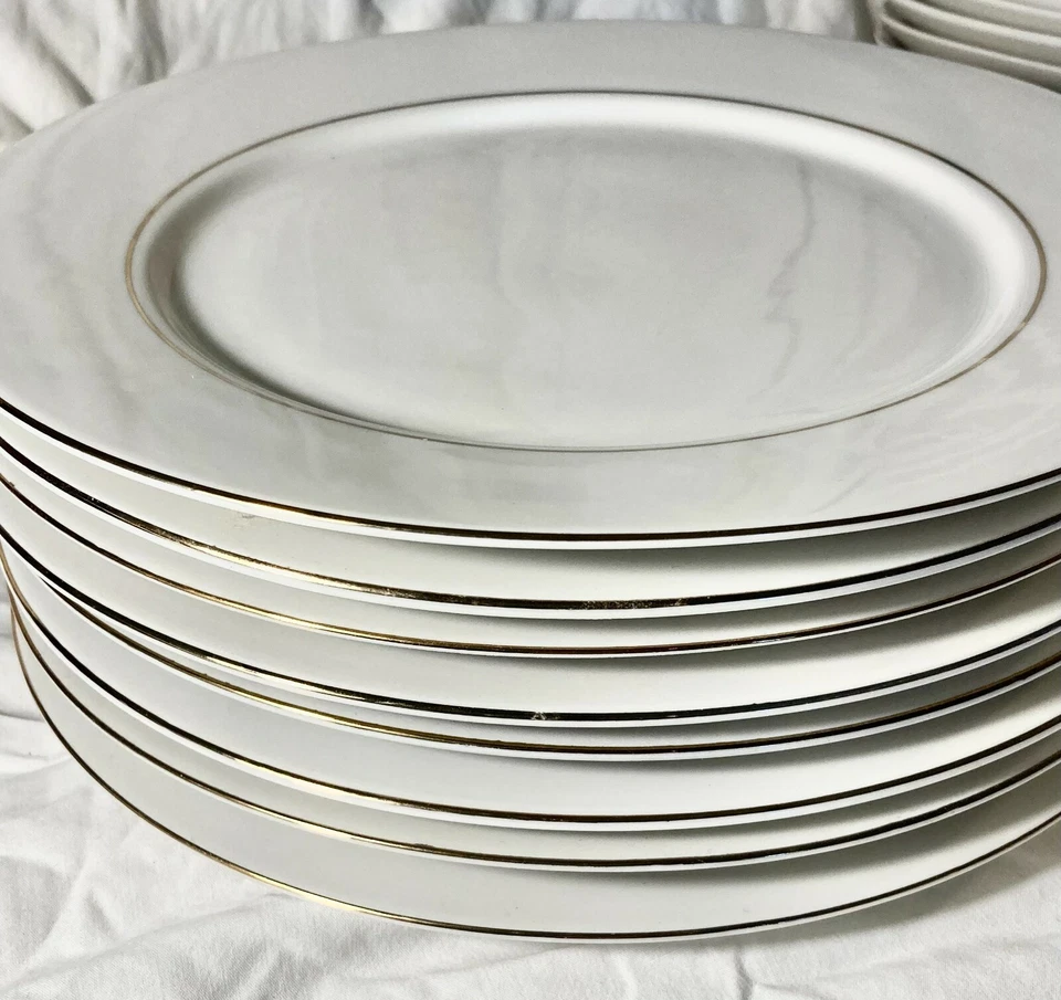 43 pc Classic Gold China Set - Service for 8 plus Serving Dishes - Image 2 of 4