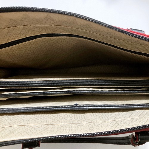 Bolso de Mano McKlein Winnetka Cuero para Laptop Maletín Negro con Borde Rosa - Imagen 6 de 23