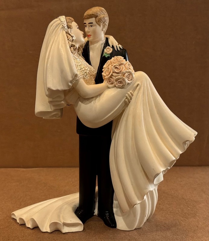 VINTAGE RESIN WEDDING CAKE TOPPER BRIDE/GROOM-#6