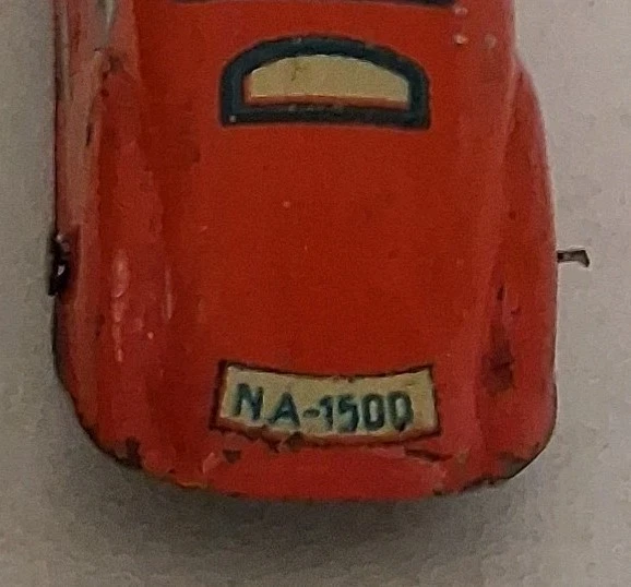 FEDERICO CENTOLA PICCOLA AUTO IN LATTA ANNI 30/40- ARANCIONE - Immagine 4 di 4