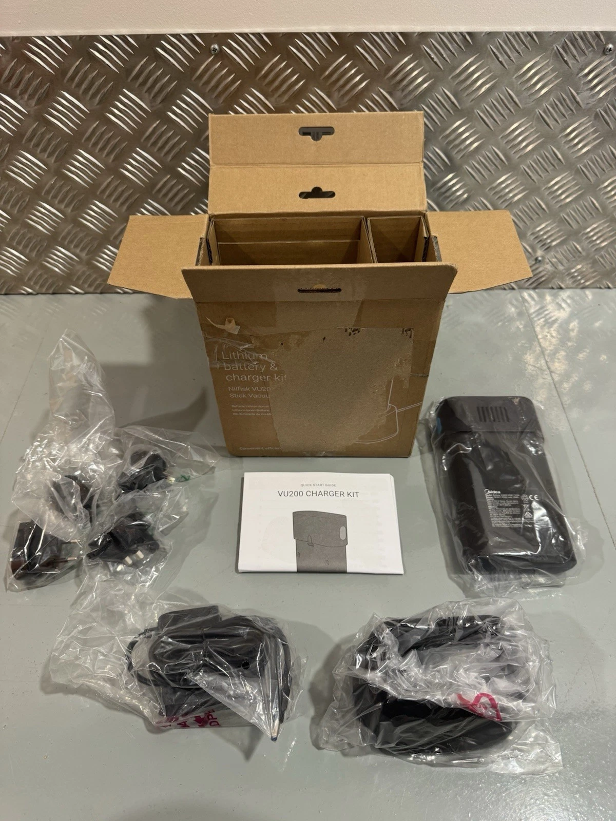 Nilfisk VU200 Battery & Charger Stick Vacuum Charger Kit Brand New In Box 5