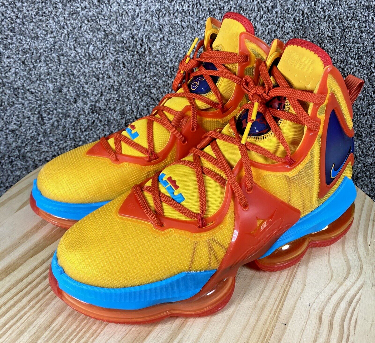 Nike LeBron XIX Sneaker Men 10.5 Womens 12 Space Jam Mantra Orange