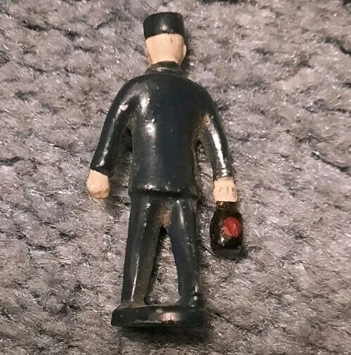 Винтажная металлическая фигурка фигурка поезд проводник локомотив поезд человек 2 дюйма высокий Barclay? - Изображение 2 из 4