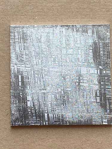 Meteorito MUONIONALUSTA, 35 x 35 mm, 14g, con cápsula, Widmanstatten, Grabado - Imagen 3 de 4