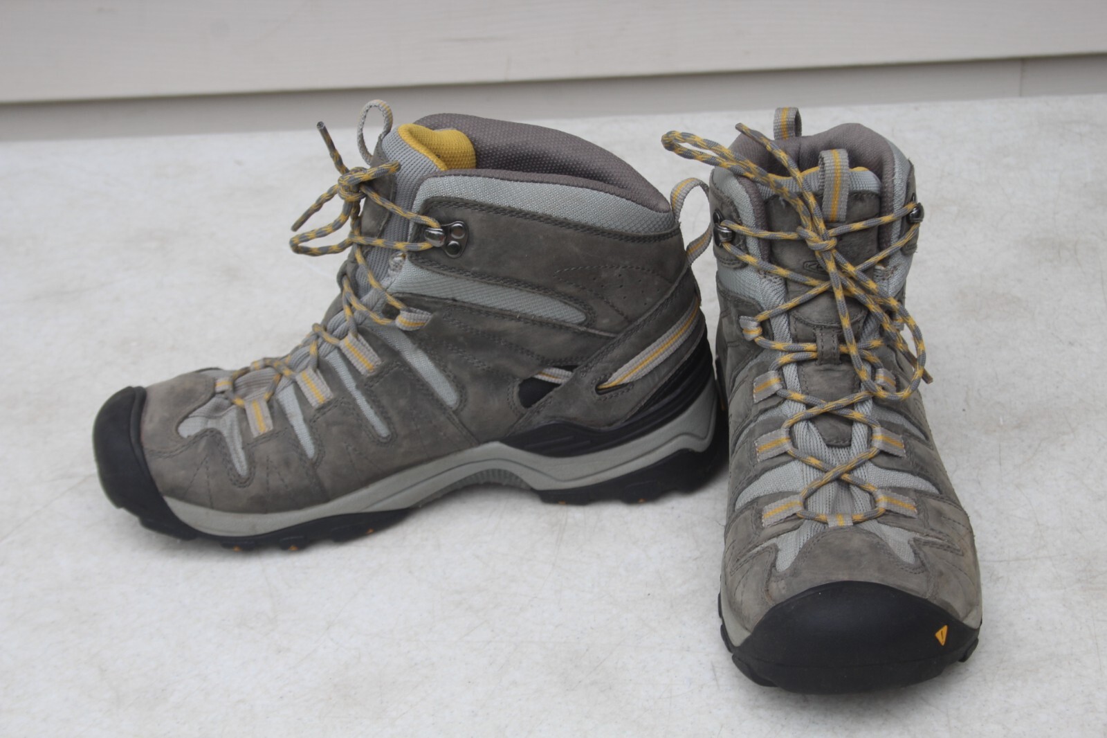 Stivali da trekking Keen Gypsum Mid Trail da donna taglia 11 EU 42 52019 GYTO grigi