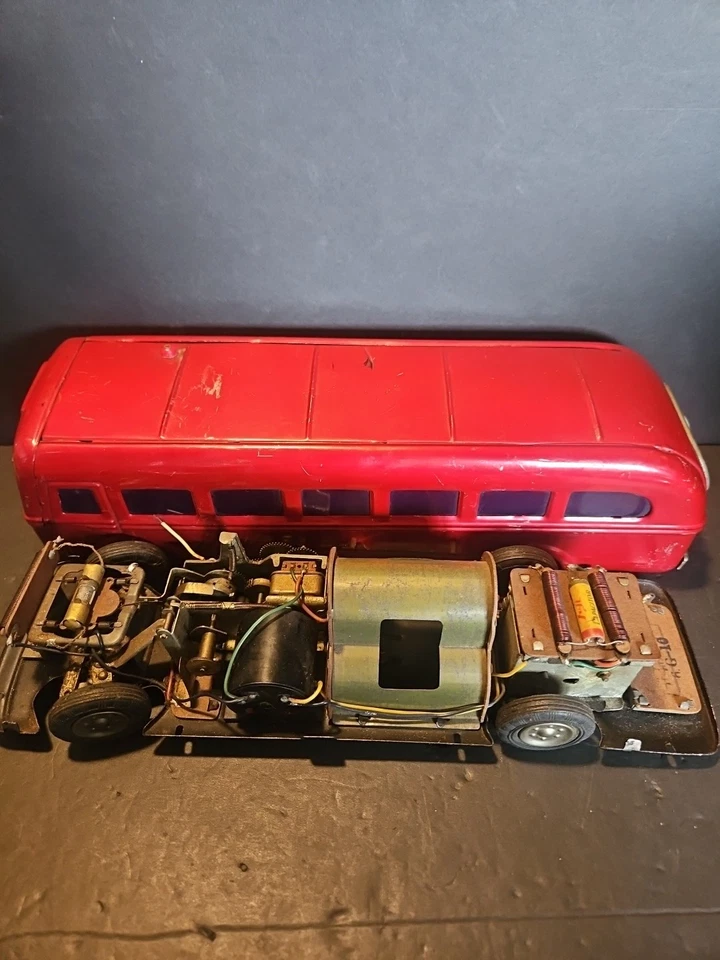 Autobús Radicón Rojo Juguetes Modernos Años 50 De Colección Funciona con Pilas Leer Descripción Foto 2 de 4