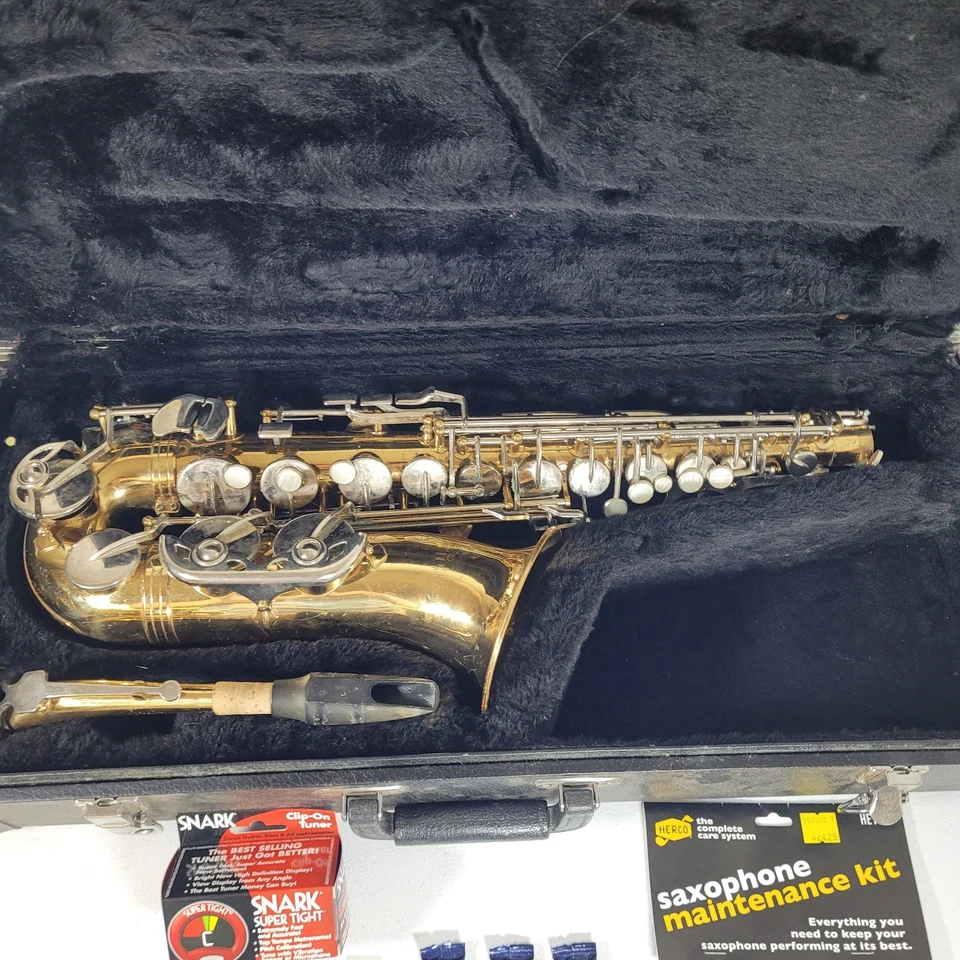 Vito Japan Alto Saxophone & Hard Case Maint. Kit Sharp Tuner  NEEDS CLEANED  - Image 4 of 4