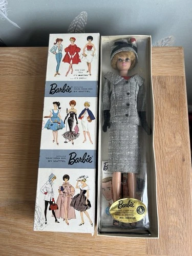 Rare Vintage 1961 Bubble Cut Barbie In 954 Career Girl Set