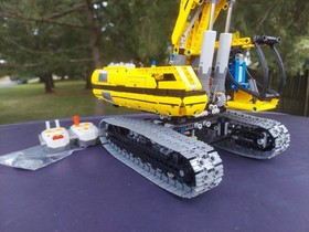 LEGO TECHNIC: Motorized Excavator (8043)AG Please Read Description 