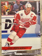 1993-94 Fleer Ultra Steve Yzerman #201 Detroit Red Wings