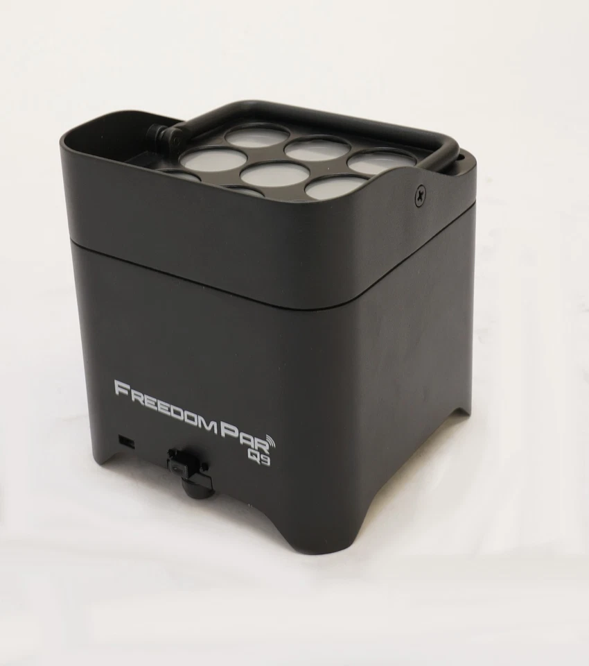 CHAUVET DJ Freedom Par Q9 Battery-Powered Magnetic Diffuser RGBA LED Par - Image 3 of 4