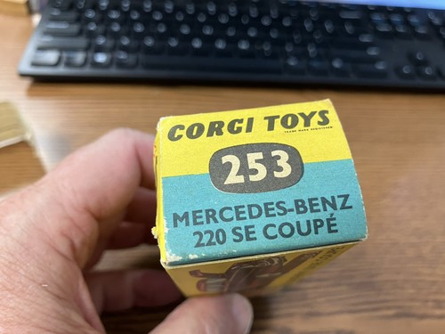 Corgi Toys 253 Mercedes Benz 220 SE Blu Metallizzato 1/43 BELLO Bagaglio di Ricambio - Foto 6 di 11