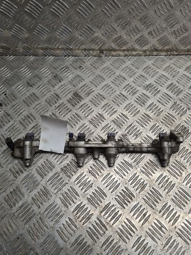 Ford Galaxy 1998 Kraftstoffverteiler Einspritzleiste Verteilerrohr 85kW DRA16272