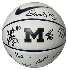 2025/26 MICHIGAN WOLVERINES TEAM SIGNED AUTOGRAPHED LOGO BASKETBALL DUSTY MAY
