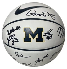 2025/26 MICHIGAN WOLVERINES TEAM SIGNED AUTOGRAPHED LOGO BASKETBALL DUSTY MAY