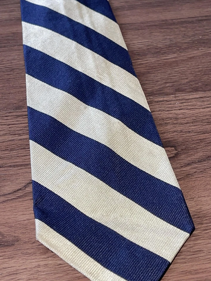 时尚领带男式海军蓝奶油色对角线条纹 100% 真丝美国制造 — 第 2/4 张图片