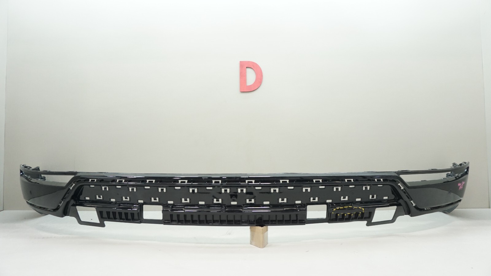 2019-2022 LAMBORGHINI URUS REAR MIDDLE BUMPER COVER PANEL OEM