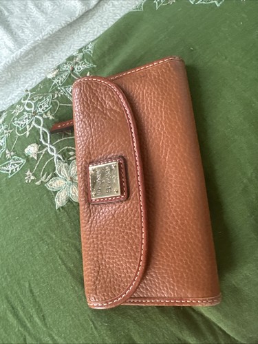 dooney and bourke wallet
