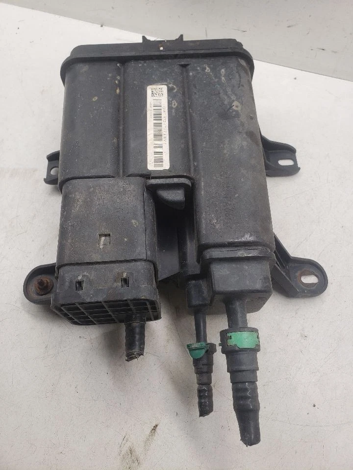 Vasilha de vapor de combustível TERRAIN 2012 1423889 - Imagem 2 de 4