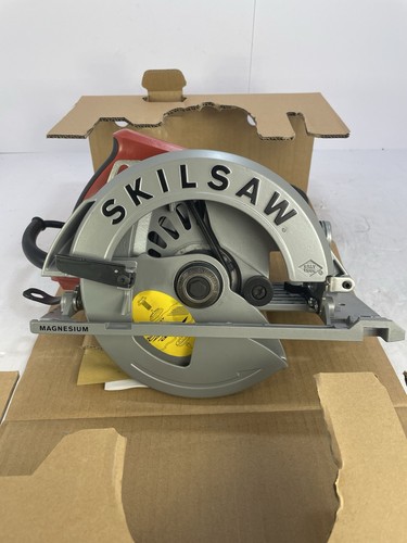NIB Skil SPT67WL-01 Corded Electric Circular Saw, 120-Volt, 15-amps, 7-1/4"-Dia. - Picture 5 of 9