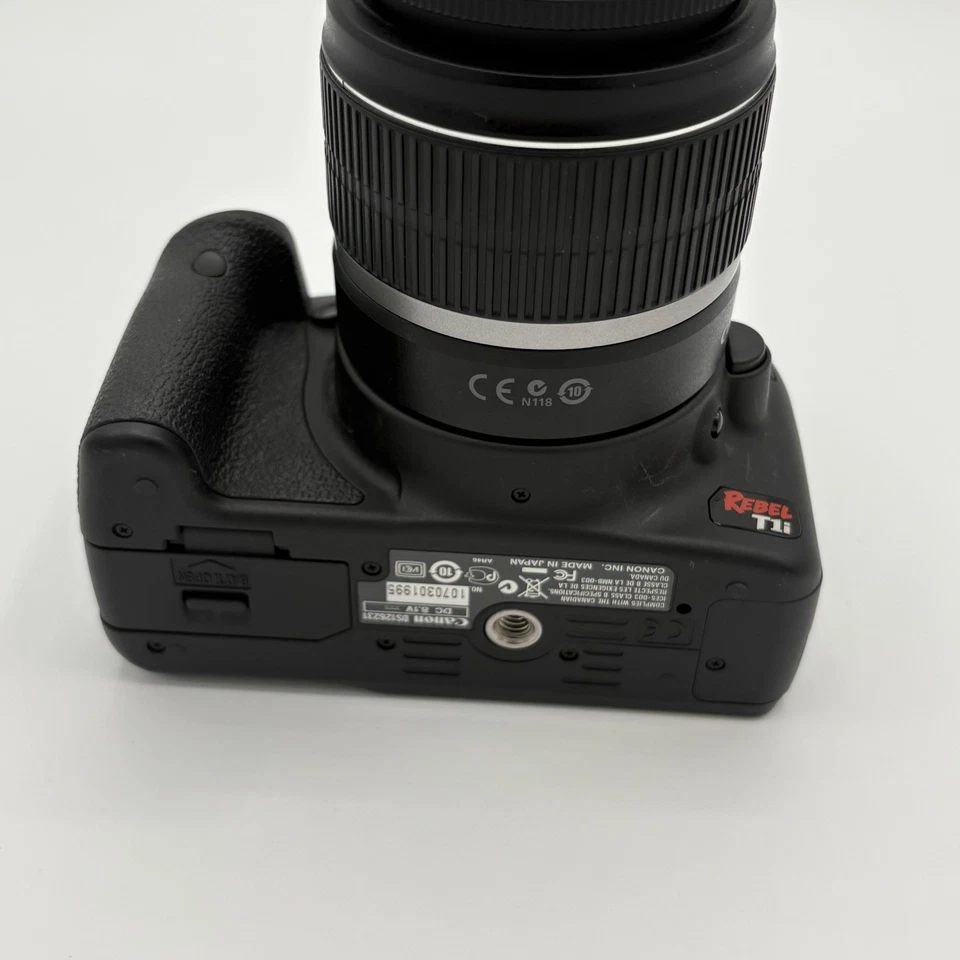 Cámara digital Canon EOS Rebel T1i SLR 15,1 M con lente EF-S 18-55 mm Foto 4 de 4