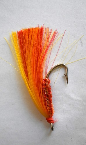 Vtg Top Quality UMCO P-9 two sided hard shell box w/7 Fishing fly's clip on hold - Picture 10 of 13