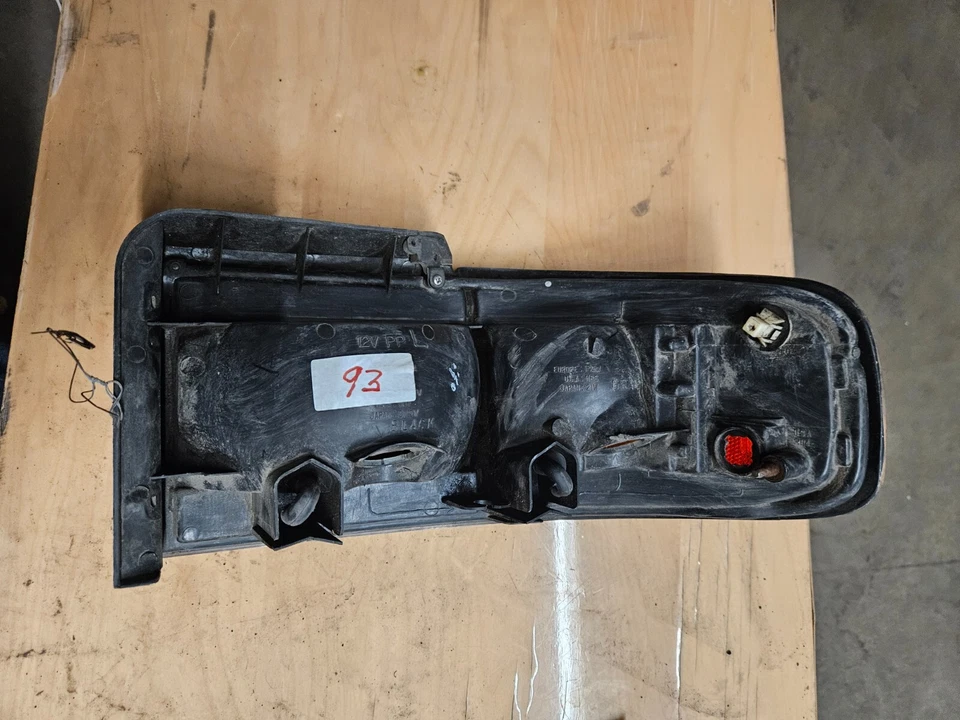 Luz trasera Toyota Camry Le 1992-04 L/S (93) Foto 2 de 2